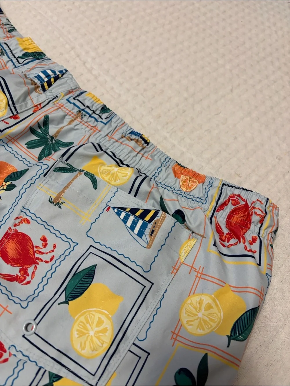 Light Blue Tropical Print Men’s Old Navy Swim Trunks New Size XXL